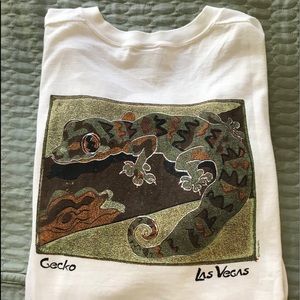 NWOT Crazy Shirt with Gecko print.